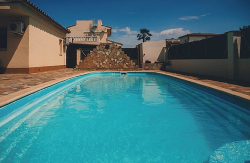 Sant Pere Pescador Ski Chalet | Tati Strand House