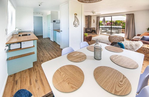 Hilltop House | Taupo Gem: Cozy & Private