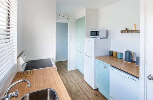 Hilltop House | Taupo Gem: Cozy & Private