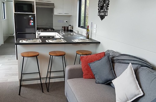 Hilltop House | Taupo luxury Tiny House & Spa