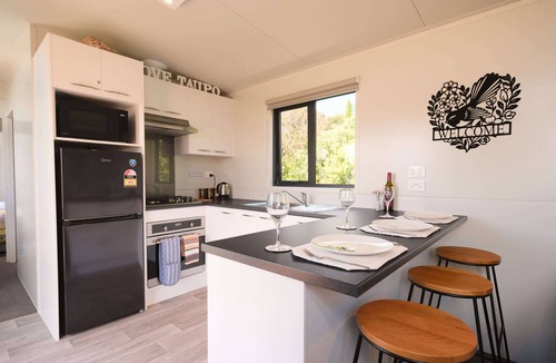 Hilltop House | Taupo luxury Tiny House & Spa