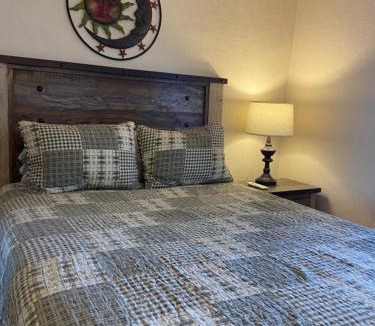 Newport Apartment | Tavern - Country Suite