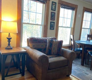 Newport Apartment | Tavern - Country Suite