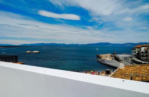 L'Escala Hotel | Taverna de la Sal Boutique Hotel