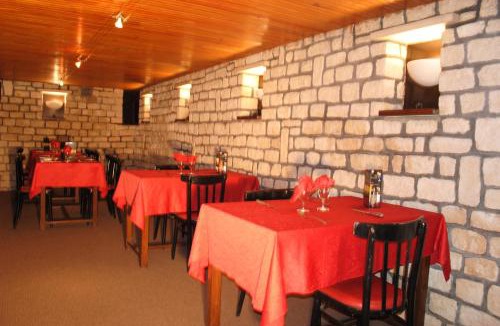 Centre-Ville Hotel | Taverne de la paix