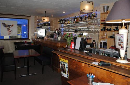 Centre-Ville Hotel | Taverne de la paix