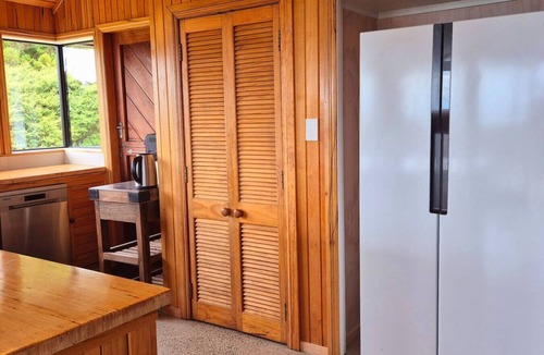 Raglan House | Tawa Whare Ocean Views