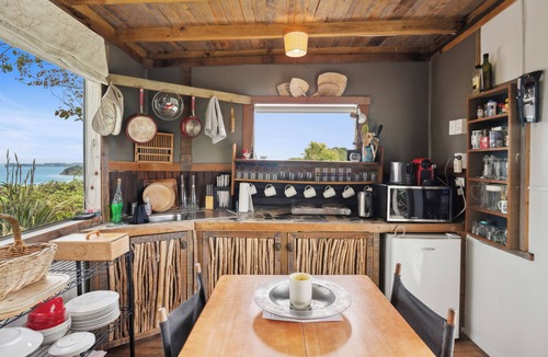 Tawharanui Cottage | Tawharanui Cabin - Rural Cabin Studio