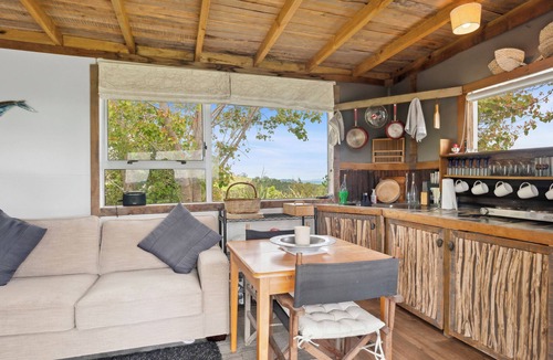 Tawharanui Cottage | Tawharanui Cabin - Rural Cabin Studio