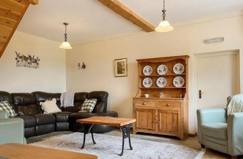 Longnor House | Tawny Barn