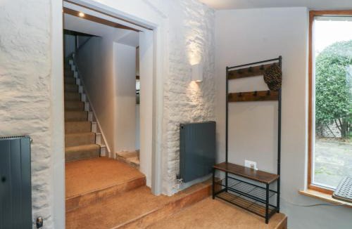 Usk House | Tawny Cottage