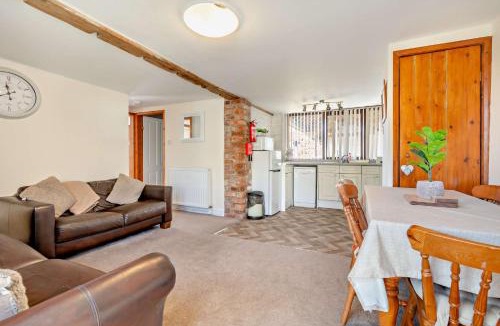 Newton-on-Rawcliffe House | Tawny cottage