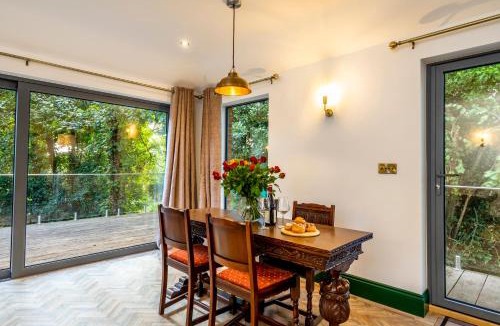 Acomb House | Tawny Lodge