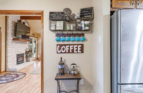 Dripping Springs House | Tawnya’s Secret Hideaway | 20-Mile Views Firepit