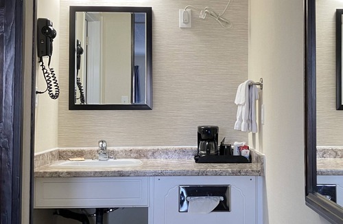 Perth Hotel | Tay Inn