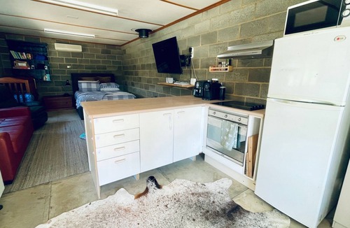 Taylor Bay Apartment | Taylor Bay Cabin - Lakeview