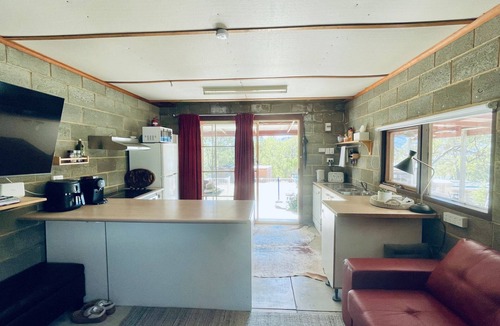 Taylor Bay Apartment | Taylor Bay Cabin - Lakeview