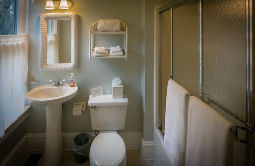Sugar Grove Bed & Breakfast | Taylor House Inn