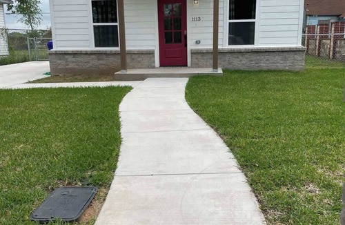 East Riverside House | TAYLOR PLACE-5 Minutes to Silos & Baylor