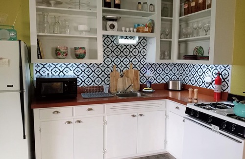 Fall River Apartment | Taylor's Pharmacy Guesthouse