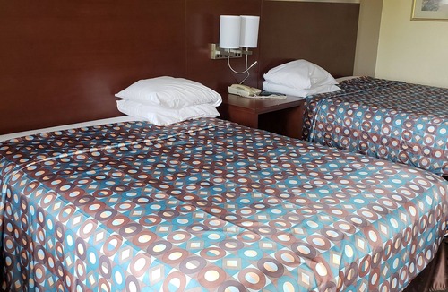 Taylor Hotel | Taylor village inn and suites
