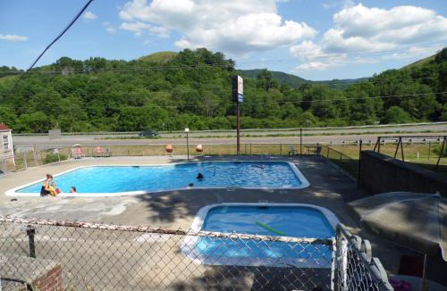 North Tazewell Hotel | Tazewell Motel