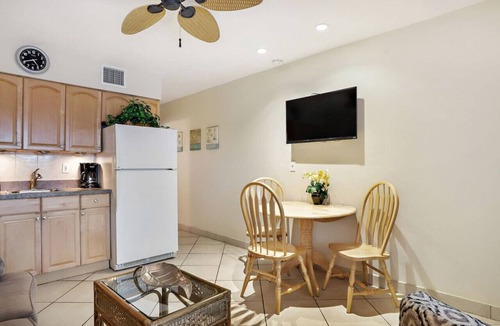 Madeira Beach Condo | TB10: Beautiful Madeira Beach 1 Bedroom 2nd Floor