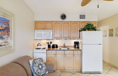 Madeira Beach Condo | TB10: Beautiful Madeira Beach 1 Bedroom 2nd Floor