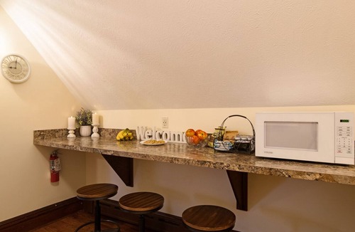 Traverse City Apartment | TC Retreat Beaches, Trails, Dining, Wineries, Downtown- #2