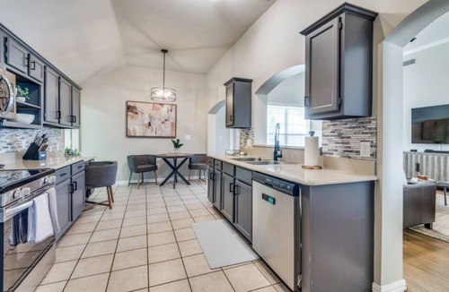North Central Carrollton House | TCH - 3bd/2.5ba home in Carrollton with Workspace