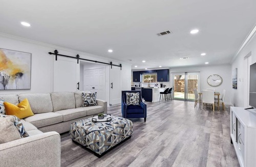 Grapevine House | TCH - Cozy 3bd/2ba home in Grapevine w/Workspace
