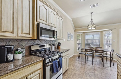 Rockwall House | TCH - Cozy 3bd/2ba home in Rockwall with Workspace