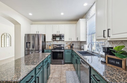 Lantana House | TCH - Cozy 4bd/2.5ba home in Lantana w/workspace