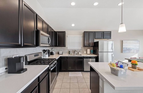 Buda House | TCH - Quiet 3bd/2ba near everything in Buda