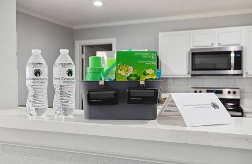 Elmo House | TCH - Spacious 4bd/2.5ba in Rockwall w/Workspace
