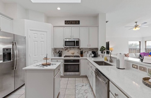 Lewisville House | TCH - Spacious 4bd/2ba home in Lewisville w/Office