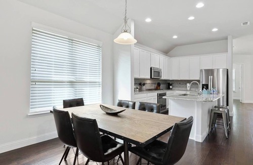 Little Elm House | TCH - Spacious 4bd/2ba home in Little Elm w/Office