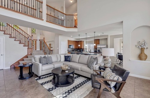 Keller House | TCH - Spacious 4bd/3.5ba in Fort Worth with Office