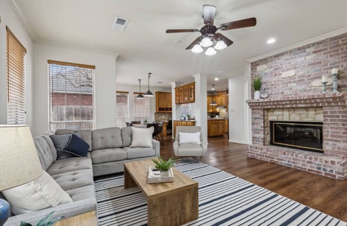South Arlington House | TCH - Spacious 4bd/3.5ba home in Mansfield