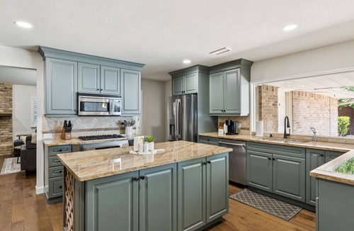 Northwest Dallas House | TCH - Spacious 4bd/3ba in Dallas with Workspace