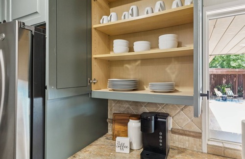 Northwest Dallas House | TCH - Spacious 4bd/3ba in Dallas with Workspace