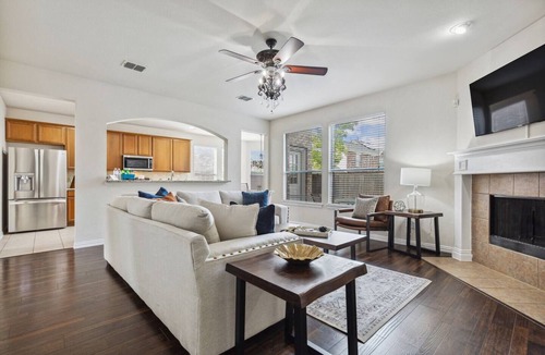 Plano House | TCH - Spacious 5bd/3.5ba in Plano with Office - W