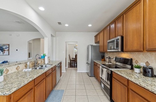 Plano House | TCH - Spacious 5bd/3.5ba in Plano with Office - W