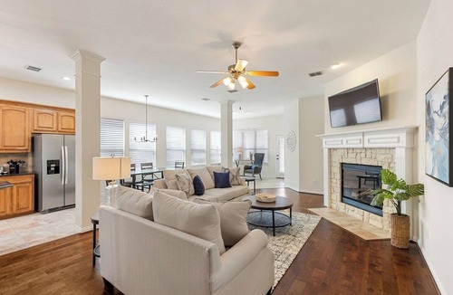 Fairview House | TCH - Spacious 5bd/3ba home in Fairview w/Office