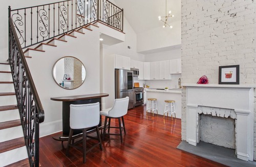 West Riverside House | Tchop House, Walkable to Amazing Restaurants!