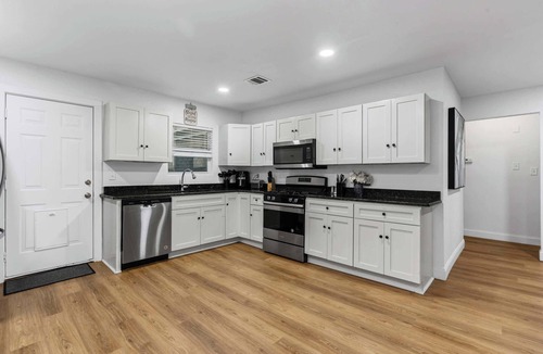 Fort Worth House | TCU Area Home - Blue Bonnet Circle