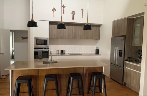 Ngaruawahia House | Te Awa River Path Accommodation