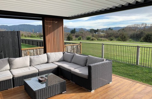 Ngaruawahia House | Te Awa River Path Accommodation