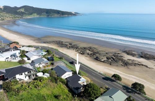 Ahipara House | Te Hu - Ahipara Beachfront Bach
