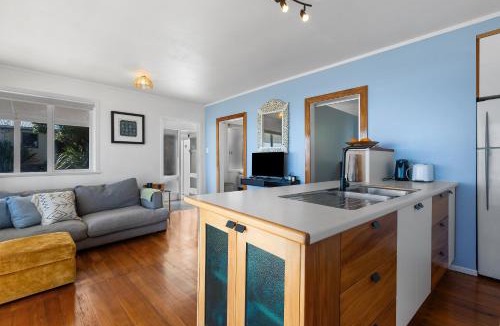 Ahipara House | Te Hu - Ahipara Beachfront Bach